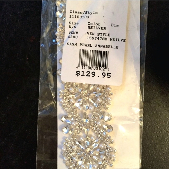 David's Bridal Annabelle Crystal & Pearl Belt for Dress with Removable Ribbon - Picture 2 of 11